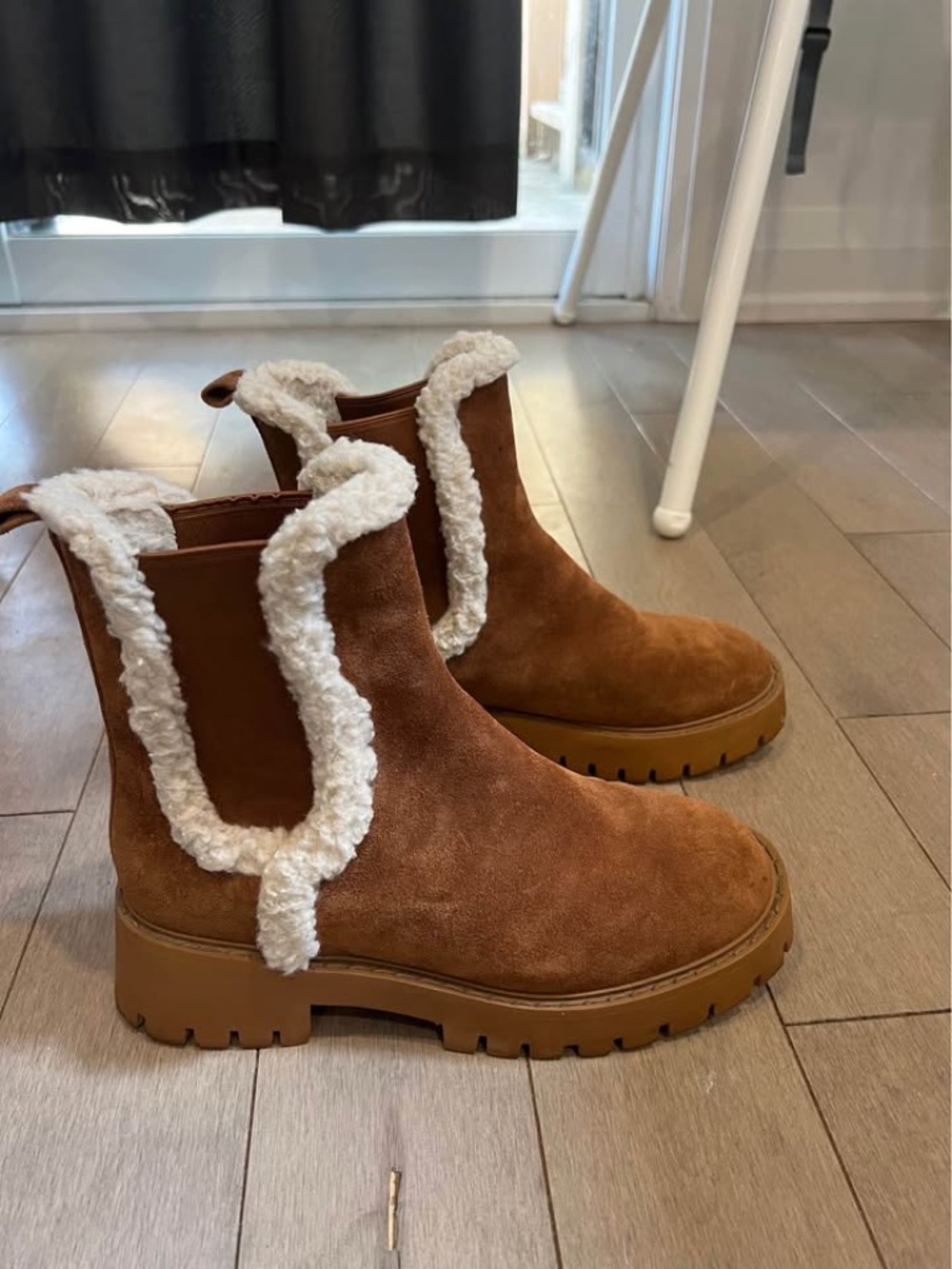 Michael Kors Chelsea boots sz 9